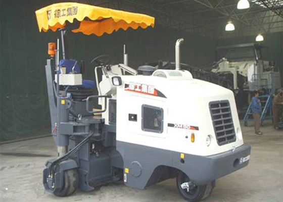 China Máquina de trituração concreta do asfalto da estrada com resto alto da cabeça de cortador da resistência de desgaste e do cortador fornecedor