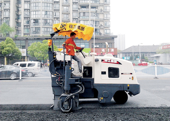 China Máquina de trituração fria do asfalto para a manutenção de estrada de trituração máxima da largura da profundidade 500mm de 160mm fornecedor