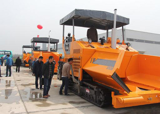China Maquinaria movente de terra de trituração fria do asfalto com profundidade de trituração máxima de 120MM fornecedor
